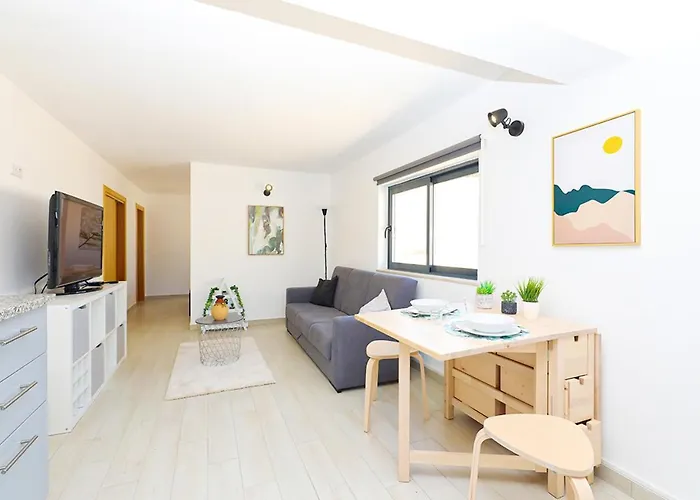 A62 - Cul De Sac In Apartment *