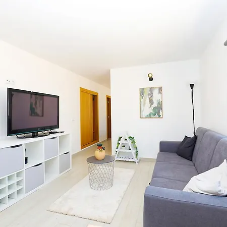 A62 - Cul De Sac In Appartement *