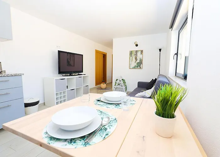 A62 - Cul De Sac In *